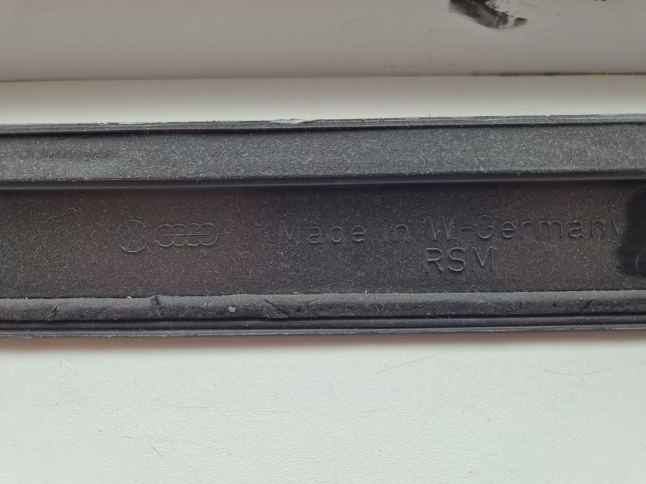 Спойлер гольф 2 оригинал в отличном состояние