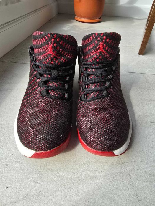 Vand Nike Air Jordan B. Fly Bred, marimea 42 EUR