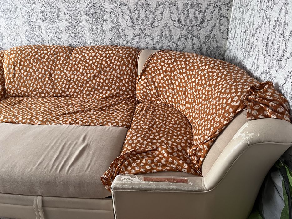 Отдам диван и кресло даром!