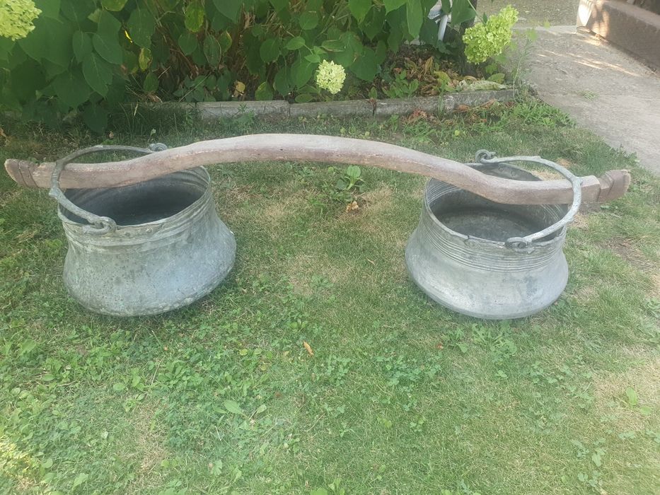 Медни автентични котли с кобилица. 12 и 14 литра с надпис от 1906г.