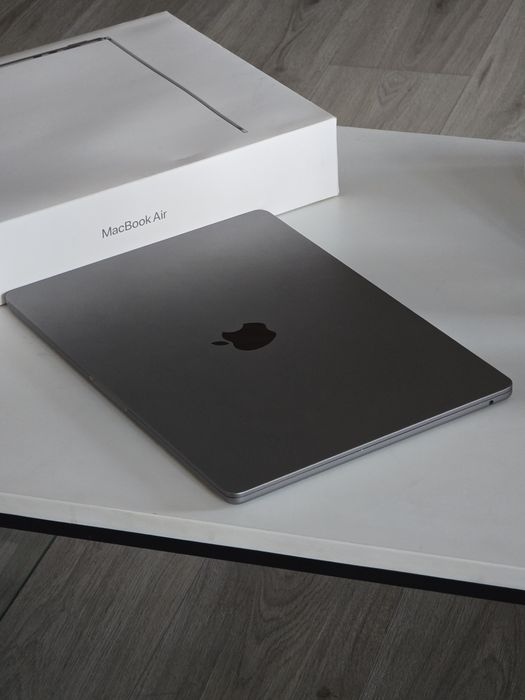 Macbook Air 15-inch, M3, 16GB RAM, Space Grey