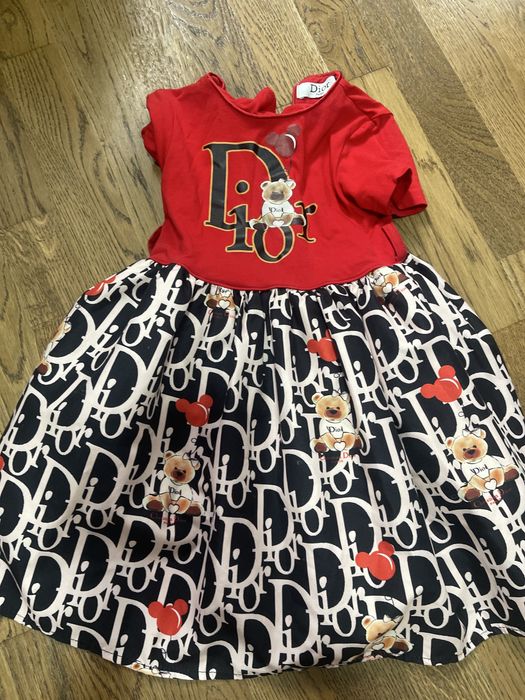 Vand rochita fetita dior