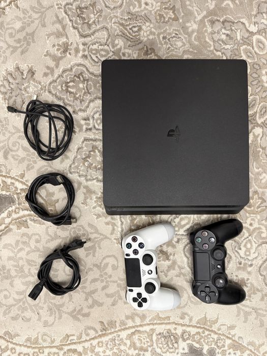 Продам PlayStation4 Slim