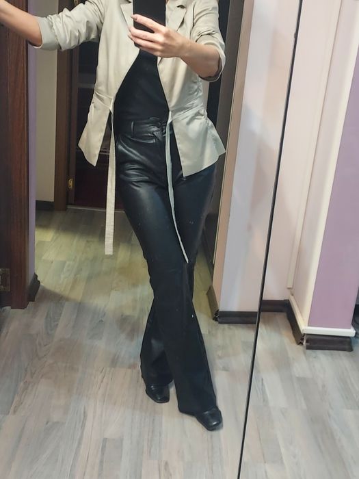 Sacou Hugo Boss, marimea S, foarte chic