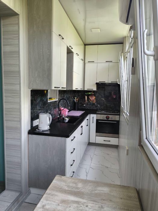 Продается Юнусабад-8 2/4/4