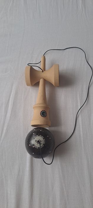 Set up custom kendama