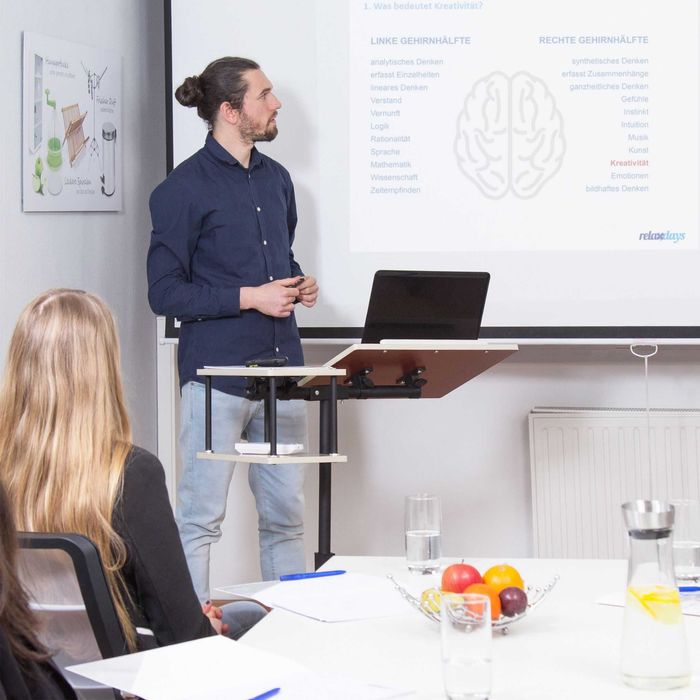 Masa laptop inaltime reglabila 4 rotile cu frana 100 x 77 x 40 cm