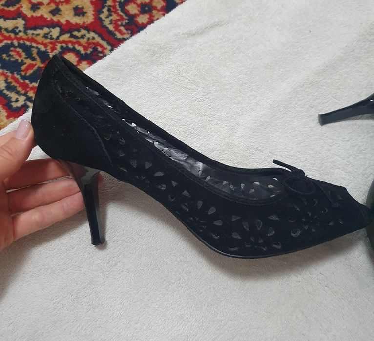 Продам туфли на каблуке