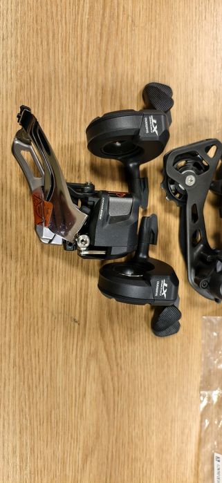 Shimano Deore XTR,XT Di2 дерайльори + команди МТБ