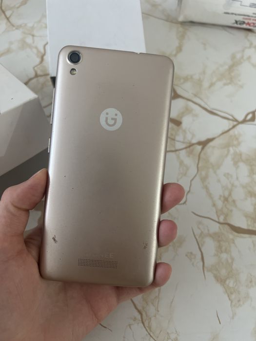 Планшет и телефон