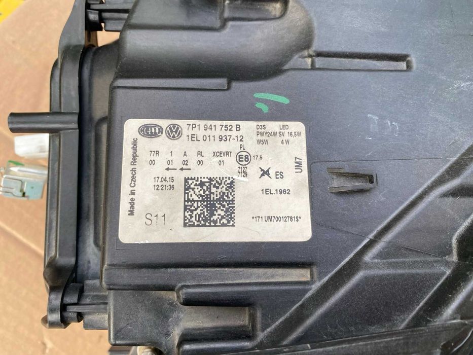 Оригинален фар HELLA за Фолкваген Туарег (VW Touareg) Facelift