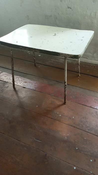 Продается Стол кухонный