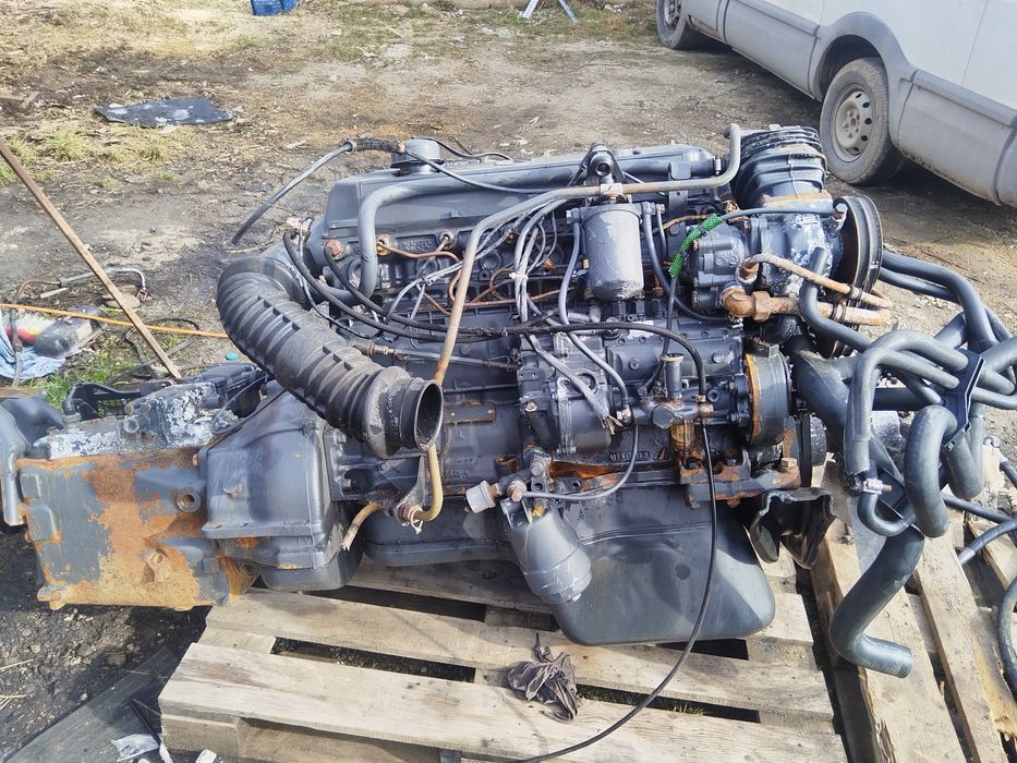 Vând motor Mercedes 814