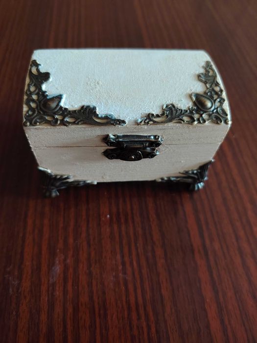 Ръчно изработени кутии за бижута