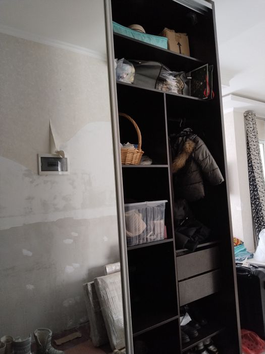 Продам шкаф - купе .Торг