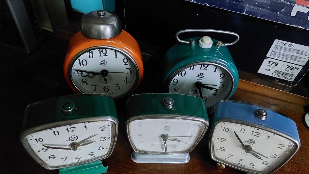 ceas masa Victoria Arad