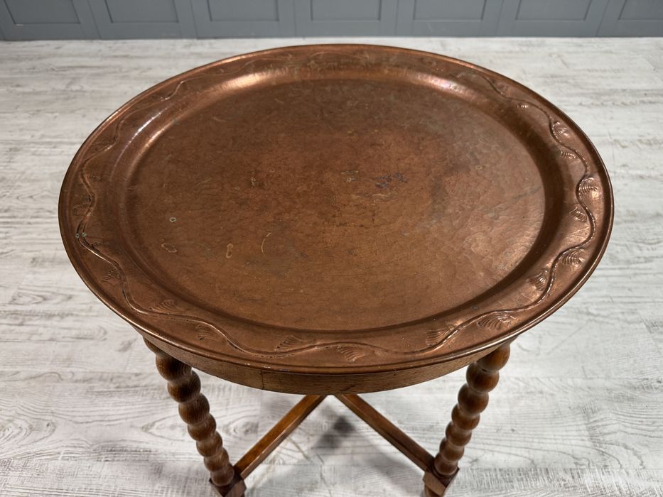 Винтидж маса за кафе с метален плот К069