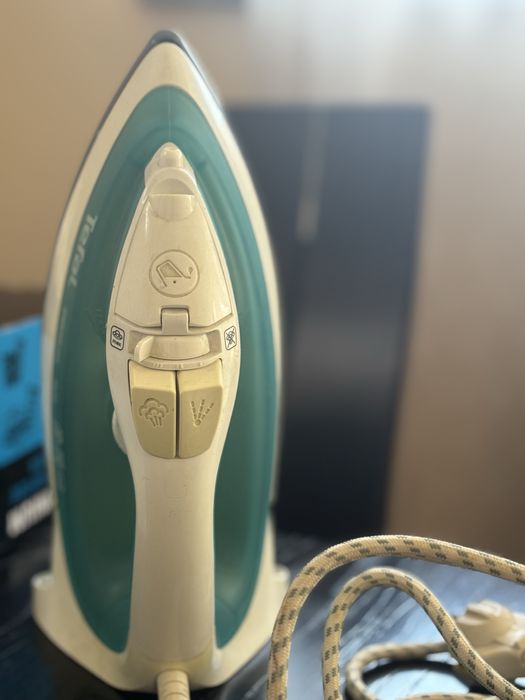 Продавам ютии Philips, Neo, Tefal