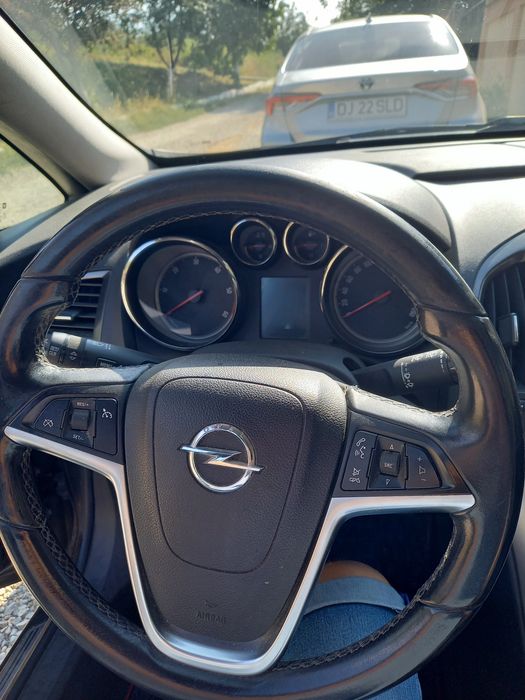 Vand OPEL ASTRA J 2010