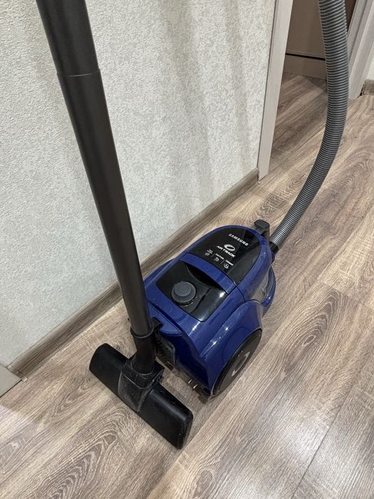 Пылесос Samsung синий