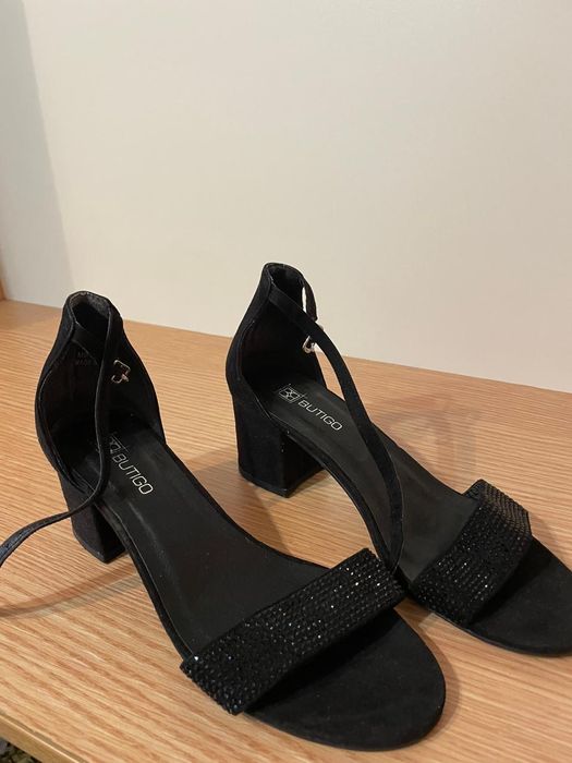 Продам туфельки в отличном состоянии