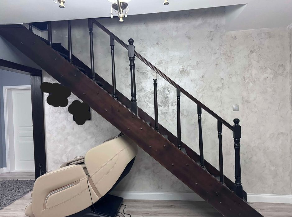 Scara interioară lemn masiv