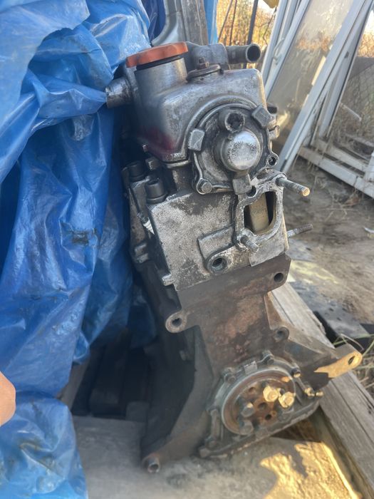 Продам мотор 8 кл на запчасть