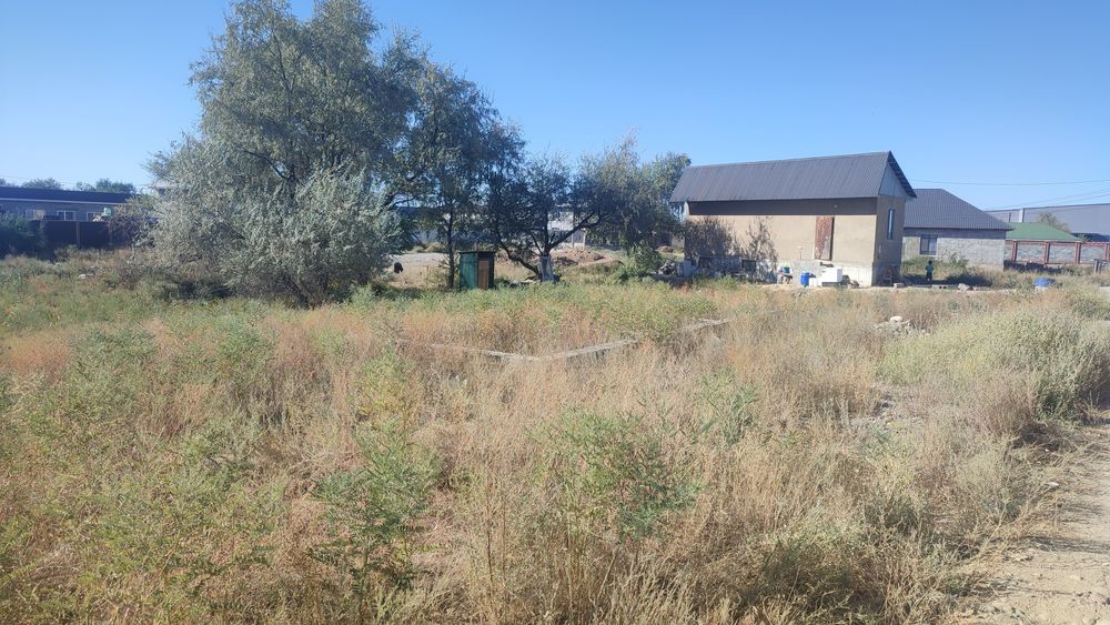 Продам участок в доль трассы.