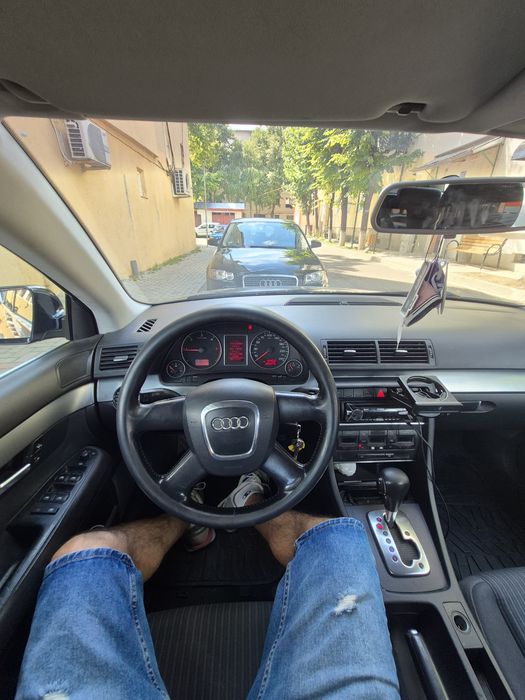 Vând  Audi A 4 break.