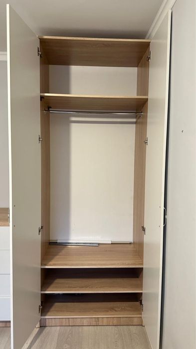 Большой шкаф и комод