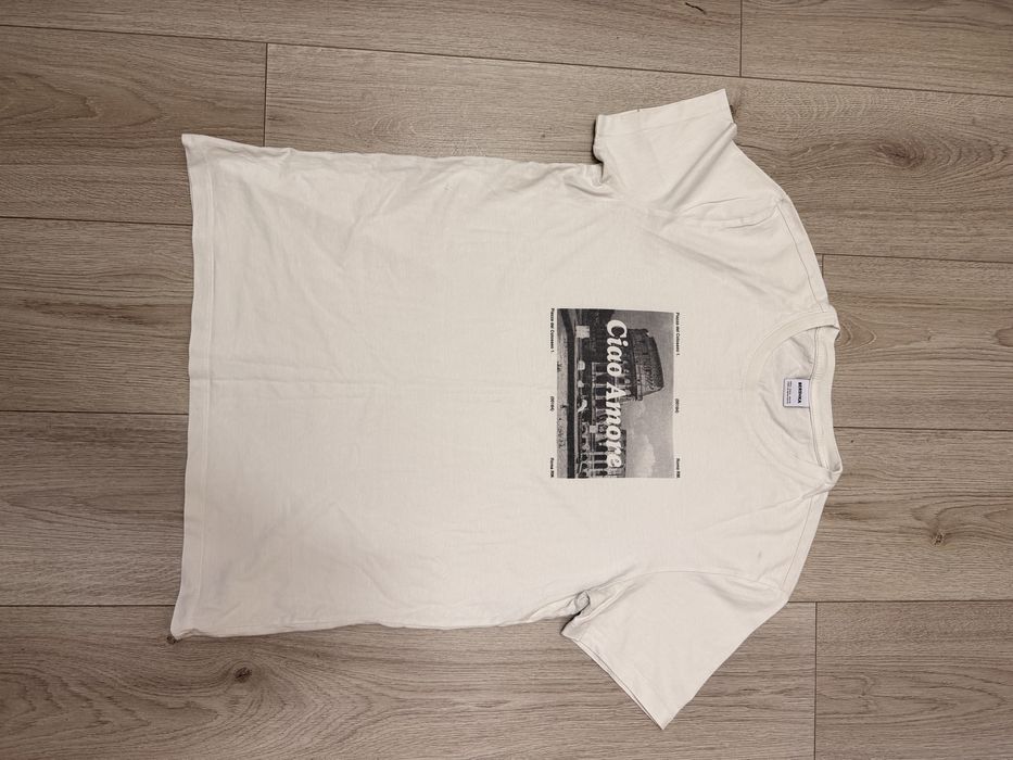 Tricou bershka .
