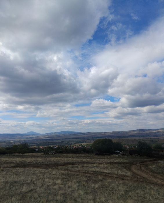 Продава имот в с.Ресилово общ Сапарева баня