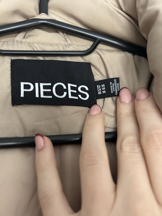 Бежово зимно яке