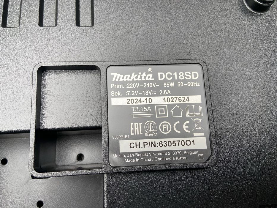 DC18SD-IncarcatorMaghita, Nou, original.