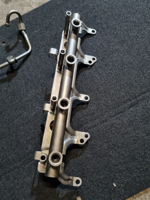 Rampa injectie 1.8 tfsi CDHB 160cp Audi A4 B8 8K  06J133317G