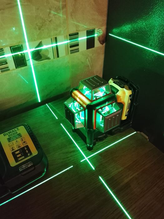 Nivel laser dewalt cu 12 linii Nou