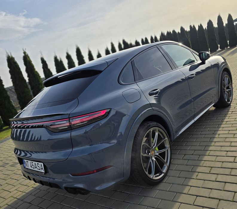 Porsche Cayenne Coupe Hybrid Platinum Edition