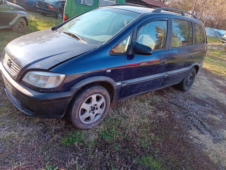 Продавам Зафира на части 1.8 16в.115кс.99г.