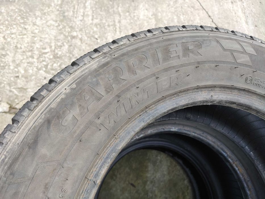 2бр Зимни гуми за бус 225 65 16 С - Pirelli