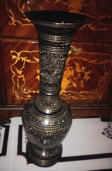 Superbă vaza de dimensiuni impresionante in stil oriental realizata di