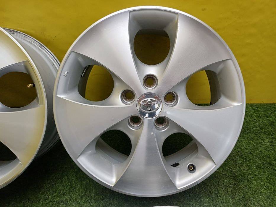 Диски R17 5x114.3 на Toyota Alphard и другие.