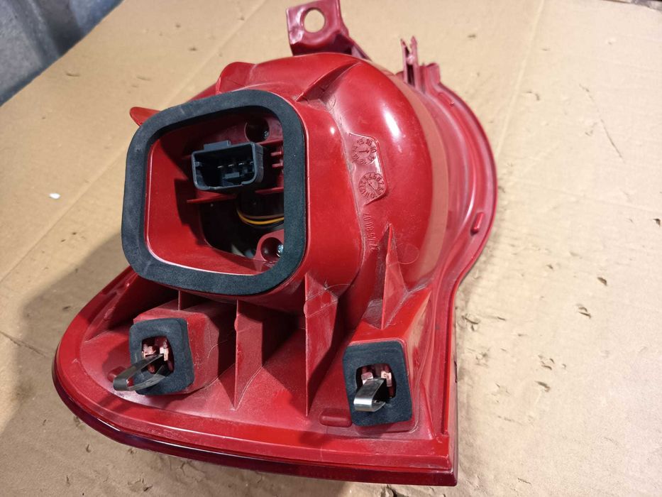 stop partea dreapta vw passat B6