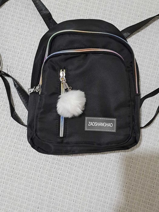 Раница дамска черна