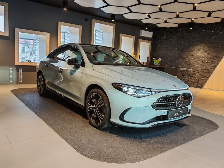 Mercedes-Benz CLA 200 Mercedes-Benz CLA 200 / Pachet Premium
