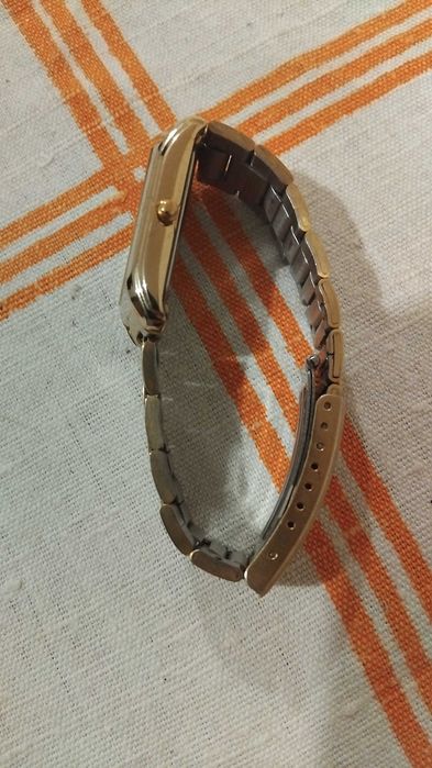 Дамски часовник Q&Q QUARTZ