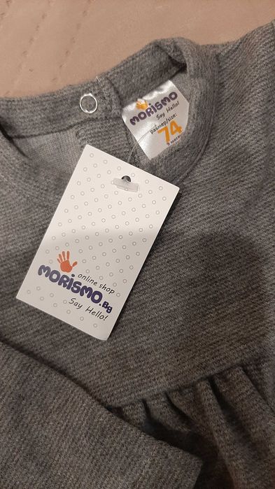 Бебешка рокля, размер 74 , но става и за  12- месечно бебе+ подарък