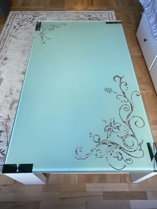 Стъклена маса