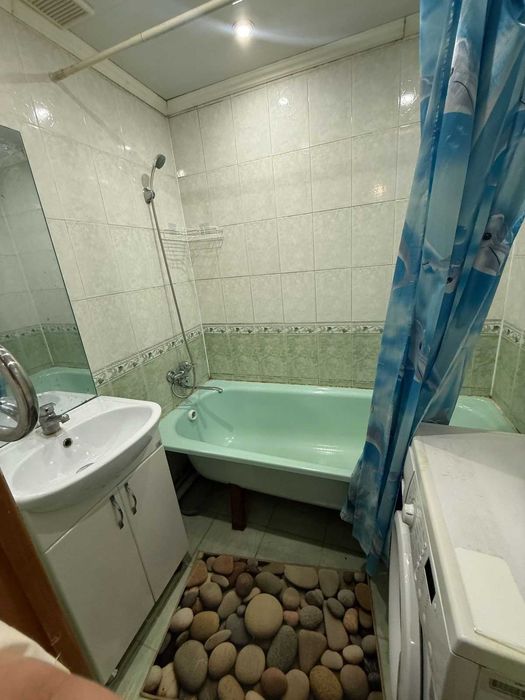 Продается  2 комн квартира Абылай-хана,5