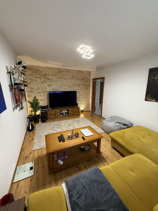 Apartament cu 3 camere - 90 mp Cartier Arizona