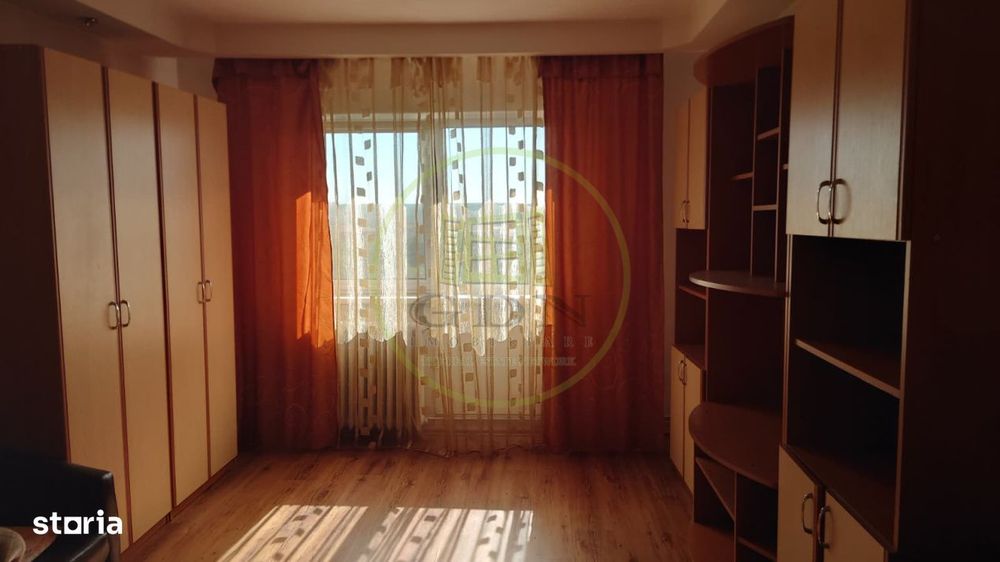 Apartament de vanzare doua camere decomandat, Vasile Aaron!
